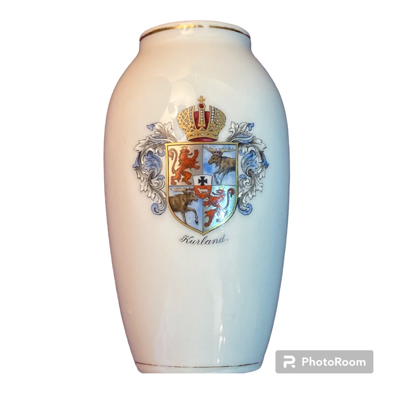 Vase with the Courland coat of arms, W RAEDER LIBAU