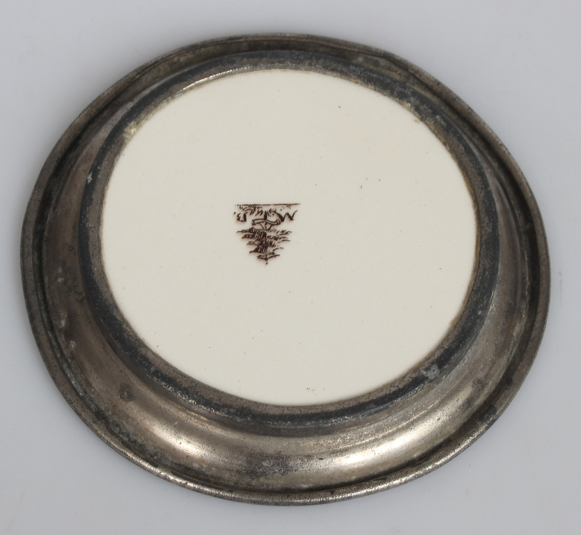 Painted porcelain decorative plate with metal finish