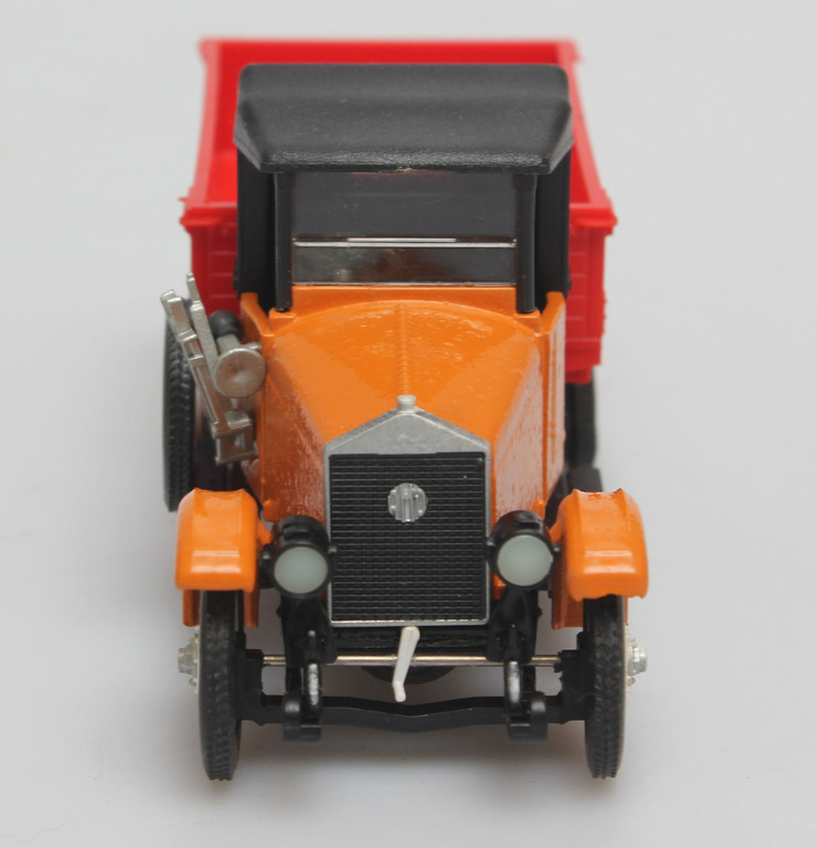 Model car 