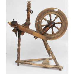 Wooden spinning wheel