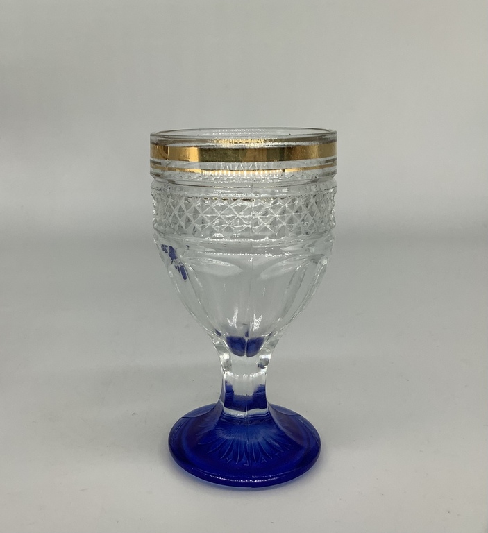 Crystal glasses. Stichelny carving. Gold lining. Italy 1940-50.