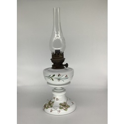 Настольная керосиновая лампа .С кольцевым фитилём.Lloyd.на основании из мыльного стекла. 1880 год.