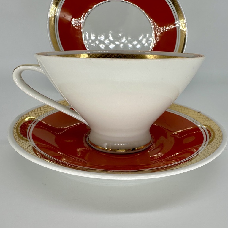 Tea pair and cake plate. Art Deco 60th century. Gold leaf edging. 