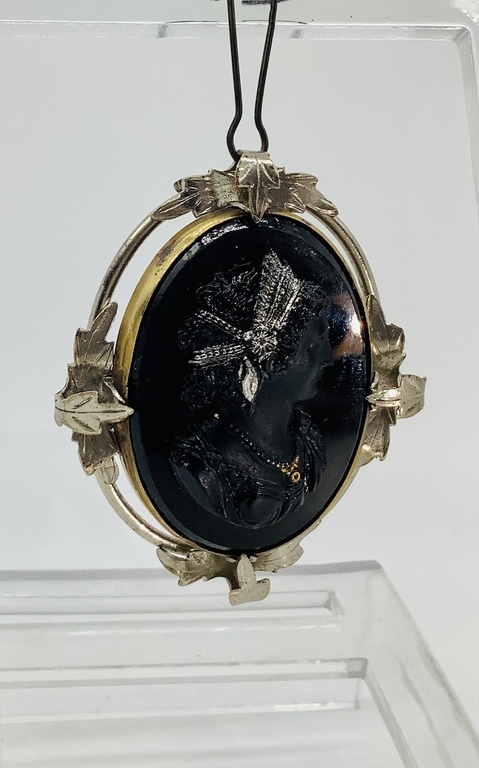 Large cameo. Onyx, silver. Biedermeer. Early 19th century. Excellent preservation of the stone.