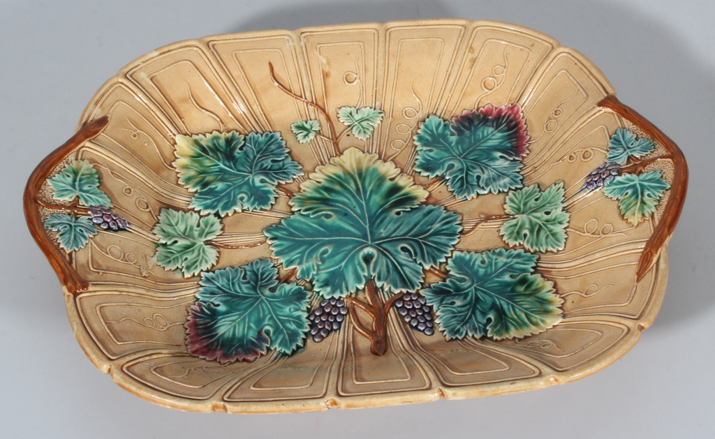 Faience serving dish 