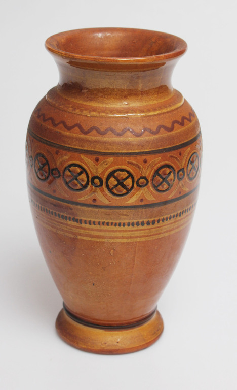 Керамичская ваза