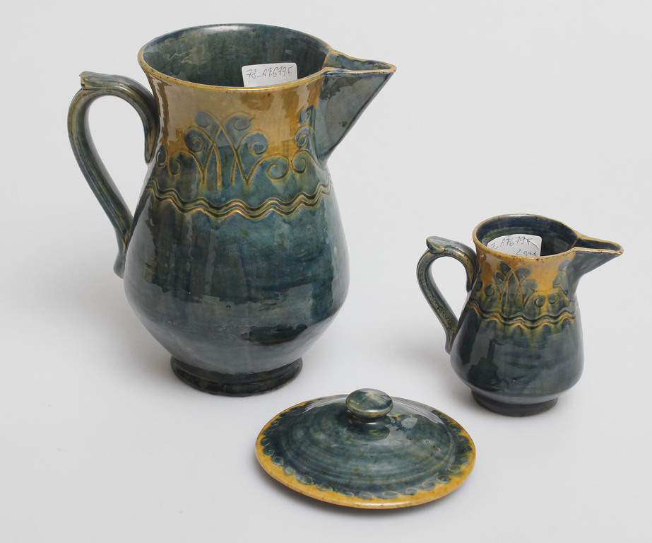 Ceramic pitcher with cream pot