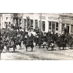 Земгальский артиллерийский полк на параде в Даугавпилсе