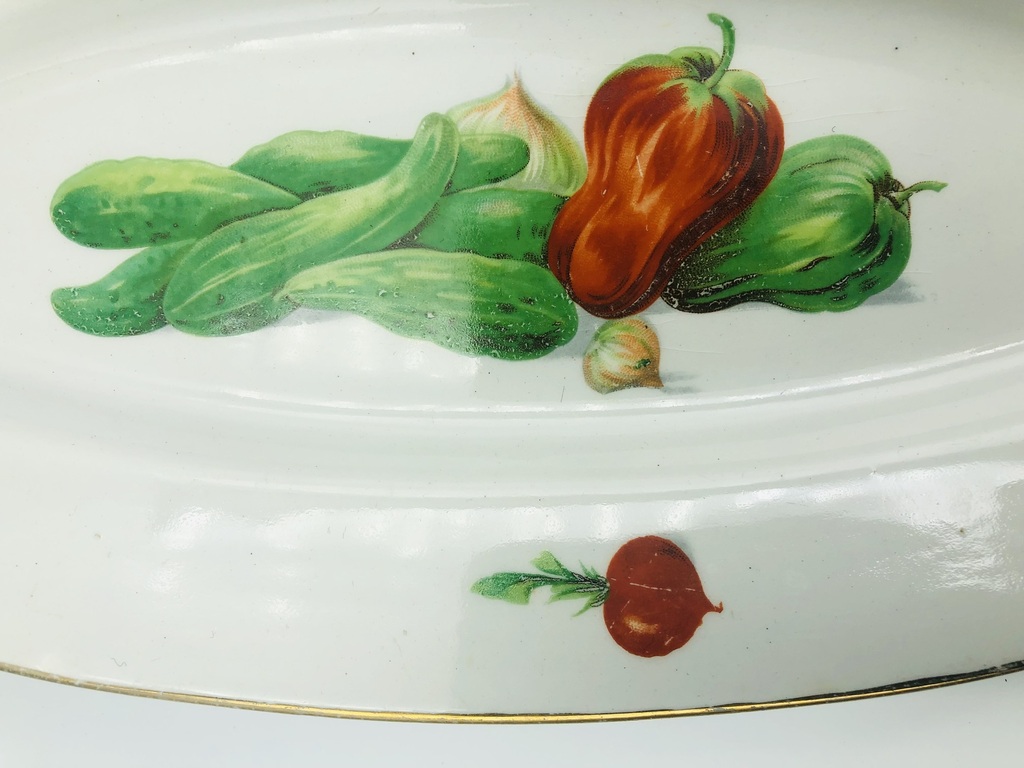Fajansa škīvis dārzenu servēšanai
