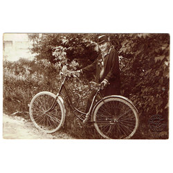 Фото Девушка с велосипедом