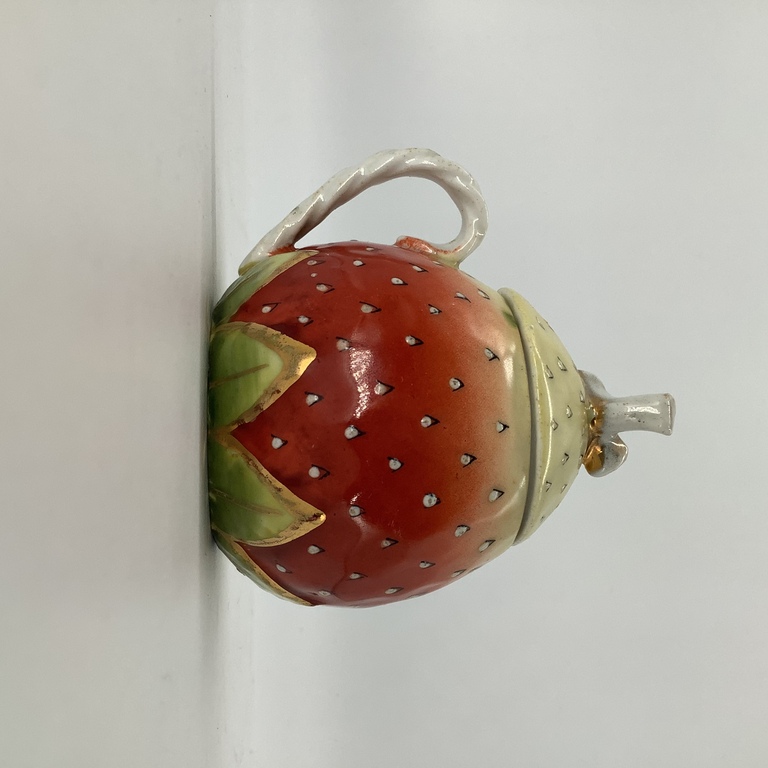 Salt shaker “Strawberry”, Tsarist Russia, Kuznetsov plant. From the collection