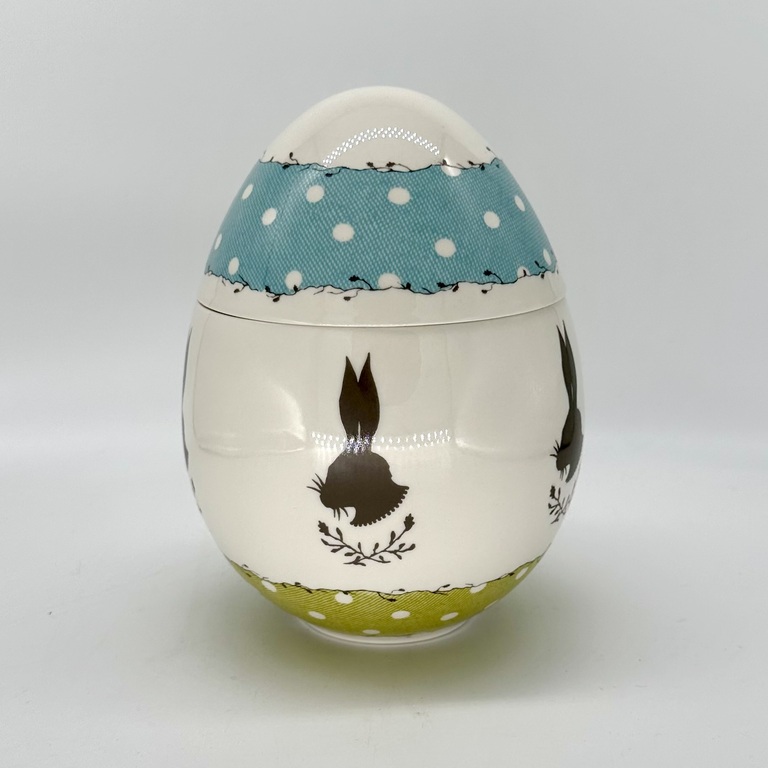 Hutschenreuther limited line of Easter bunnies. Candy bowl for chocolate eggs. For a collection.