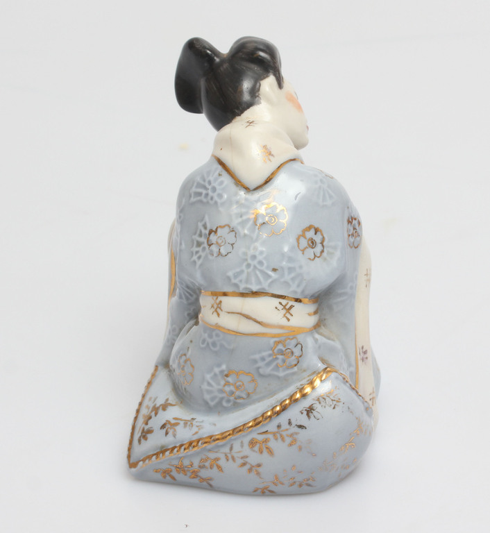 Porcelain figurine 