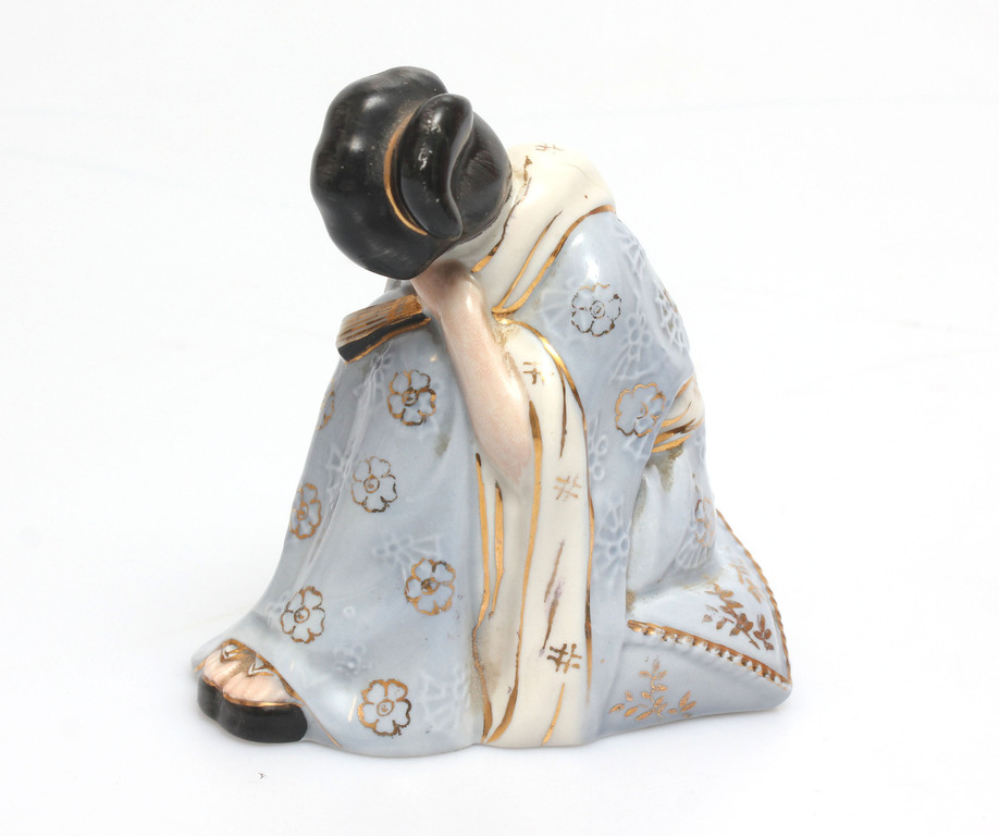 Porcelain figurine 