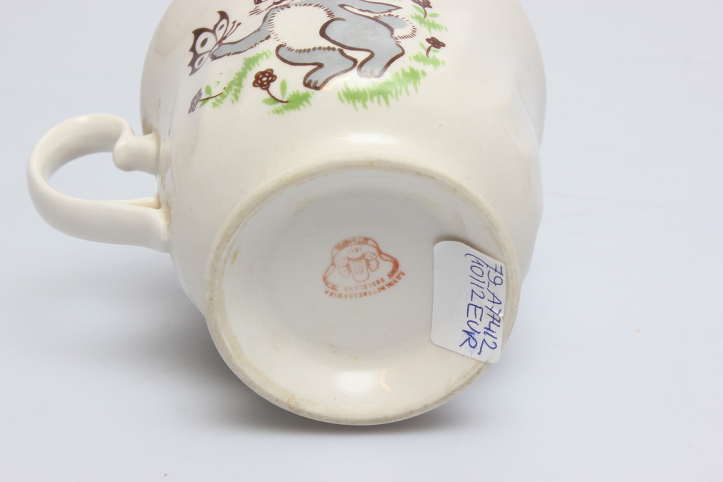 Porcelain mug 