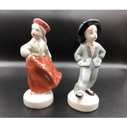 Pair of porcelain figurines 