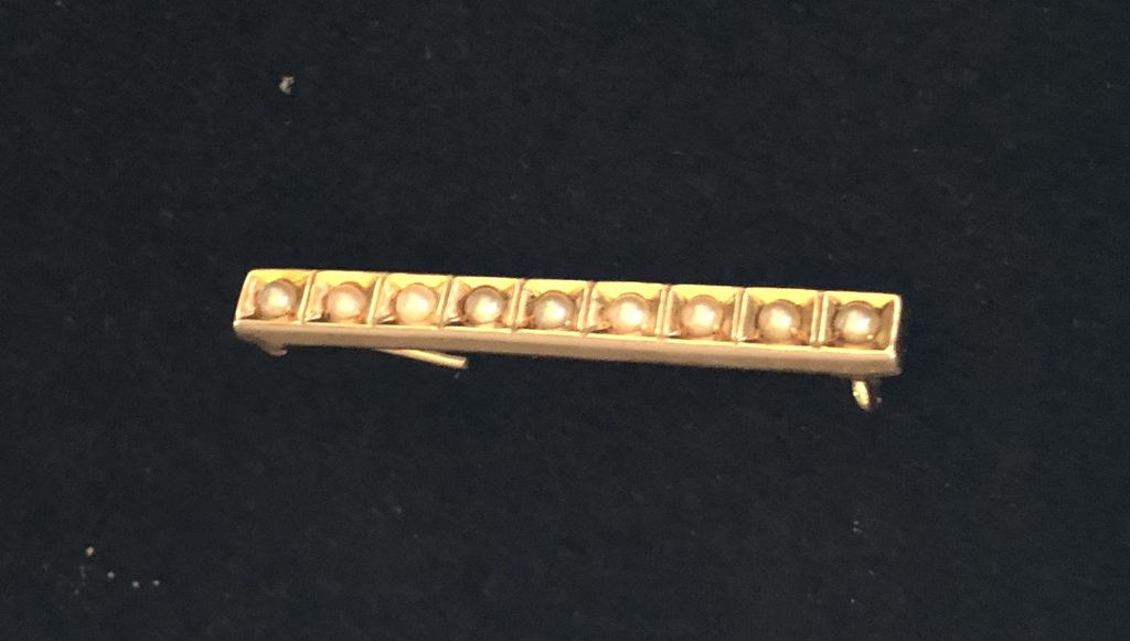 Jugendstil gold brooch with pearls