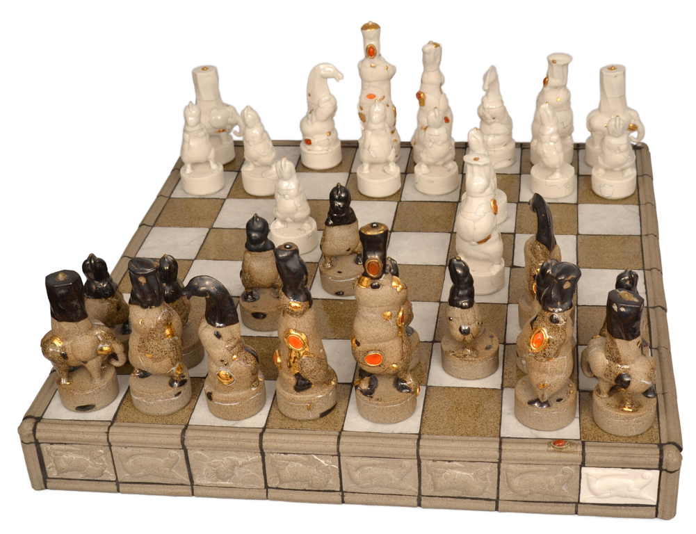 Šahs ar akmens figūrām.