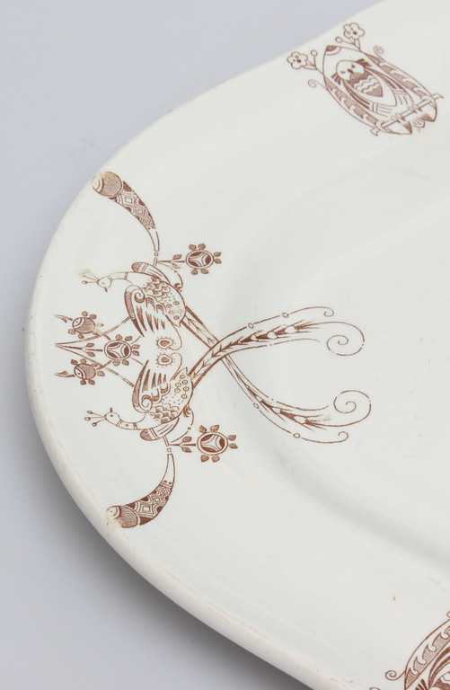 Kuznetsov factory faience serving plate in Art Nouveau style