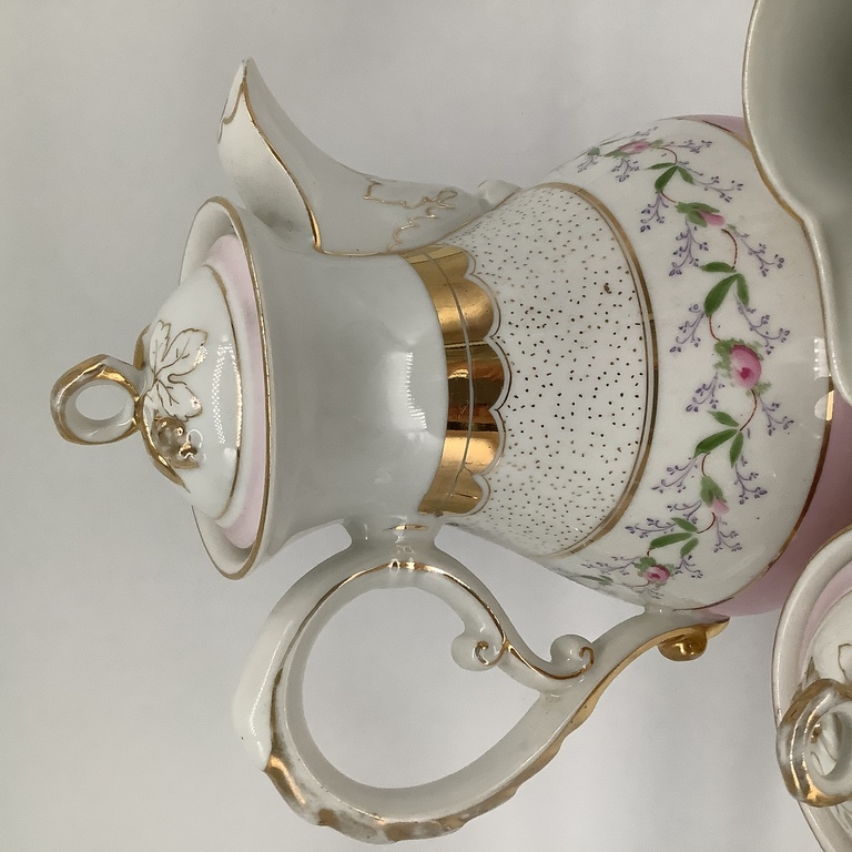 Kuznetsov coffee service. Late 19th century. Hand-painted and gold edging. Good preservation.