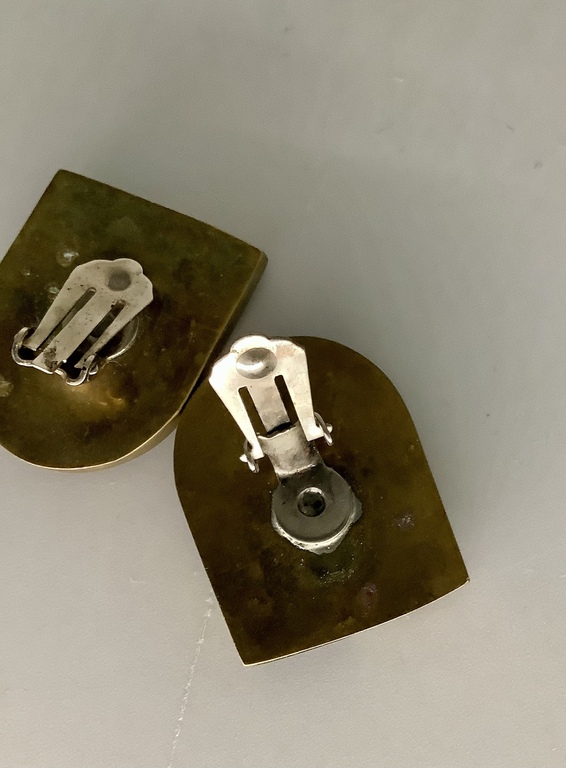 Antique clips.Mother of pearl and Onyx on a bronze base.Art Deco.France.