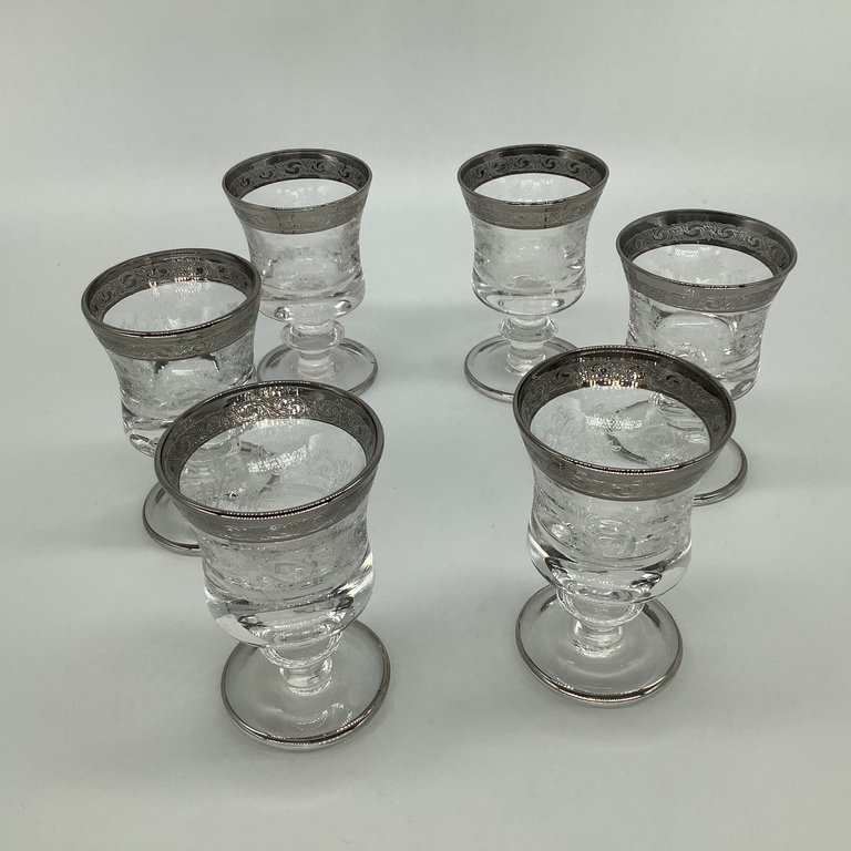 Murano.Wine glasses with silver edging and fine carving.Exclusives.Crystal.