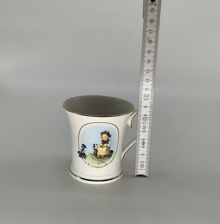 Collectible Humel cup. Limited edition. Painting. Germany.