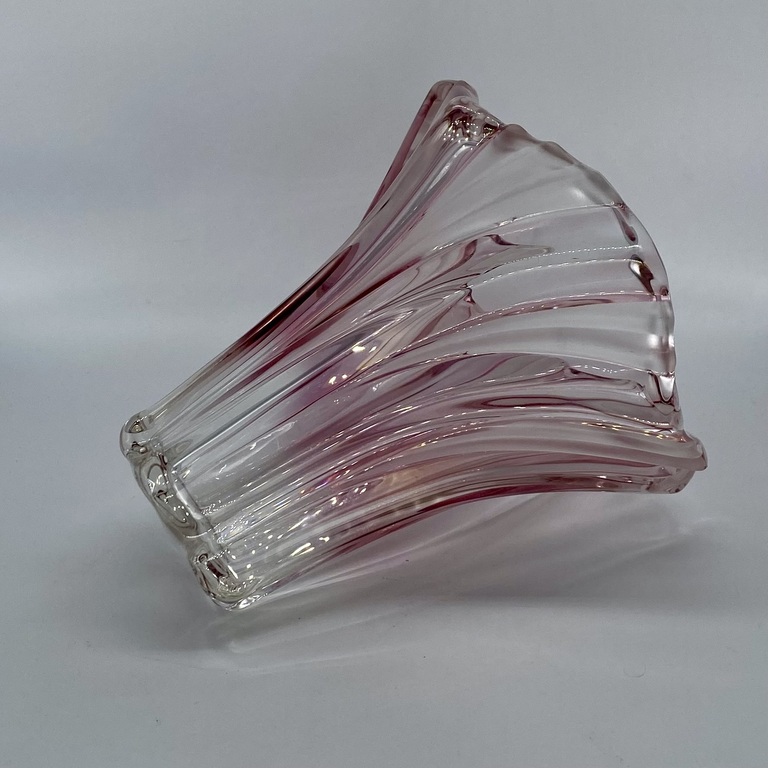 Crystal tulip vase France 1950s. Pink and frosted crystal. Hand cut