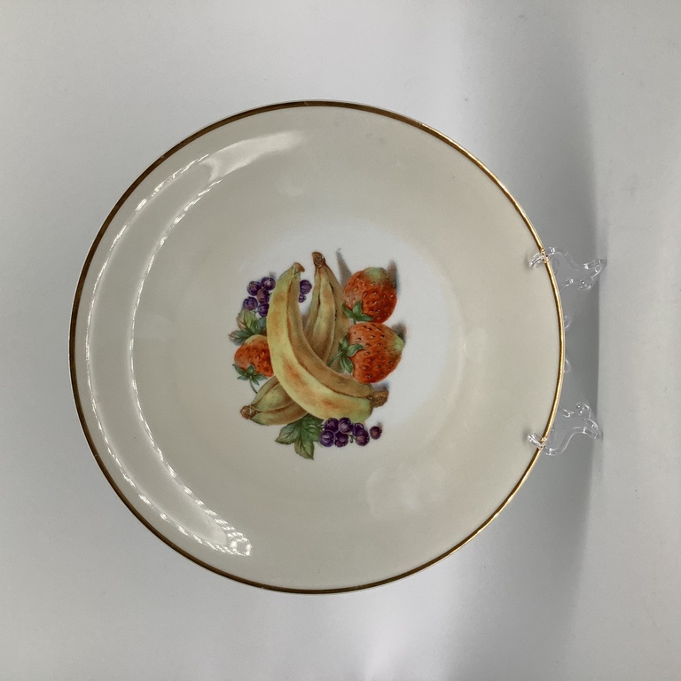 Fruit plate, Pre-war Germany, 20th century. Decal with additional drawing.