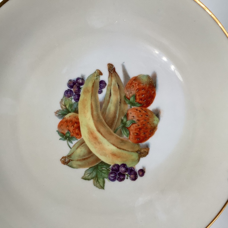Fruit plate, Pre-war Germany, 20th century. Decal with additional drawing.