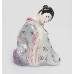 Porcelain figurine 