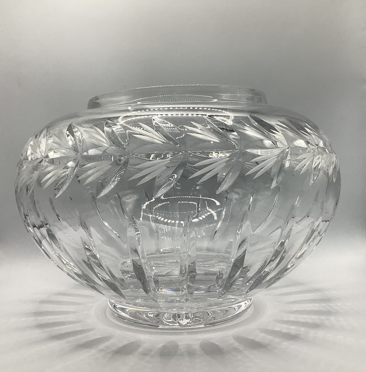 Large vase of heavy old crystal. Stichel carving. Diamond edge. Gus-Khrustalny Factory for VDNKh. USSR
