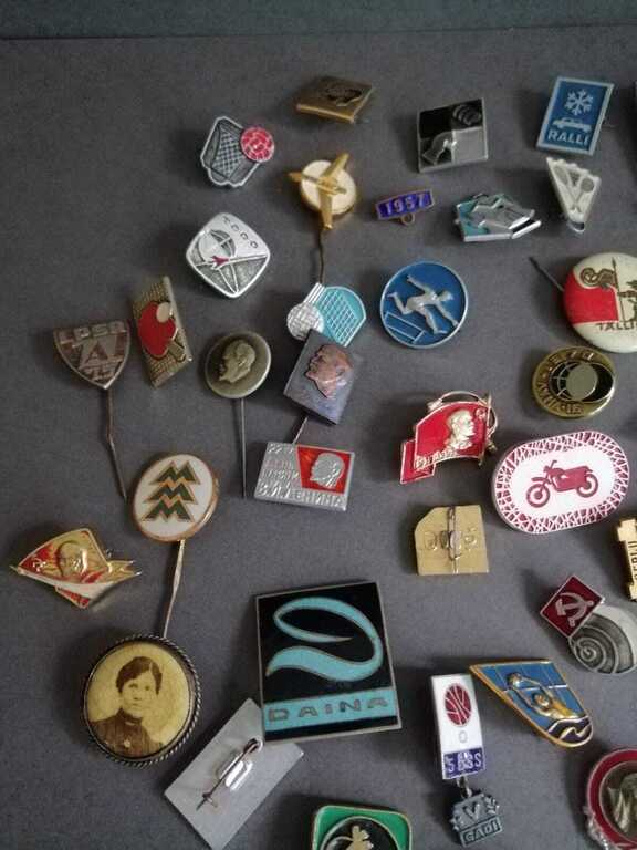 Badges, various