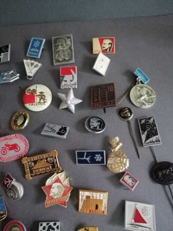 Badges, various