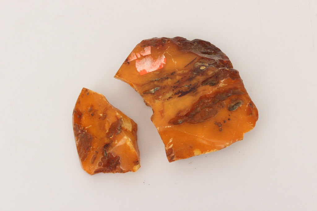 100% natural Baltic amber stone