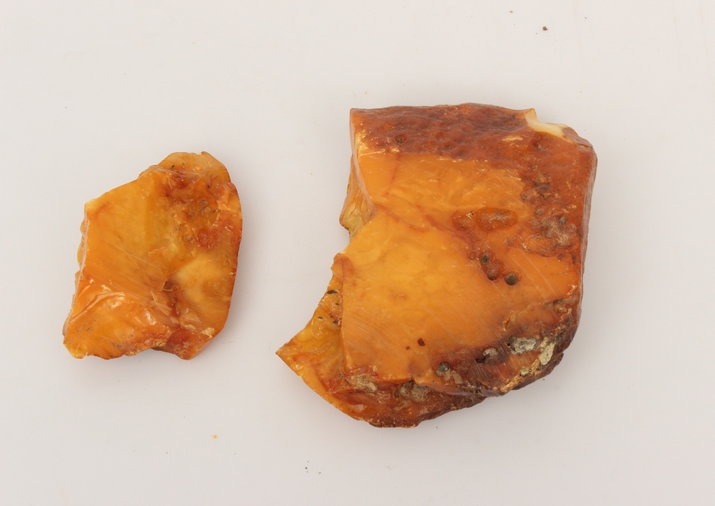 100% natural Baltic amber stone