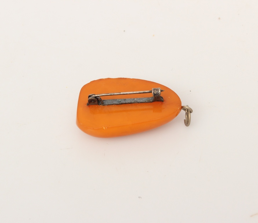 100% Natural Baltic amber pendant (brooch)