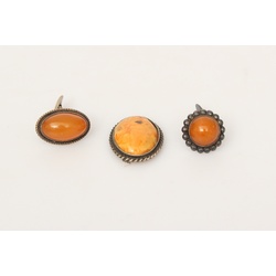 Amber cufflinks and pendant