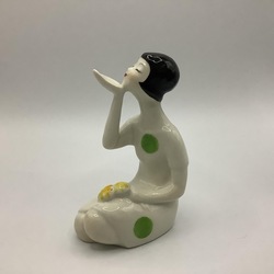 Pienene, Meitene pūš skūpstu Rīga Latvija PSRS porcelāns modele Aina Mellupe, 1948-1970, 13,7 cm. 