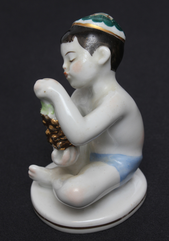 Porcelain figure 