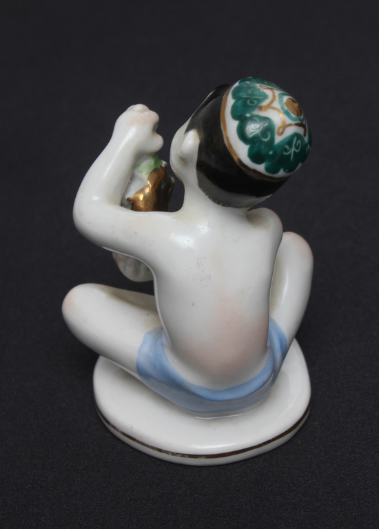 Porcelain figure 