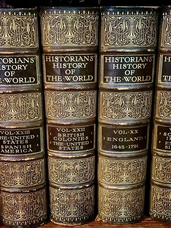 Grāmatu komplekts ''The Historians' History of the World'' (25 sējumi)