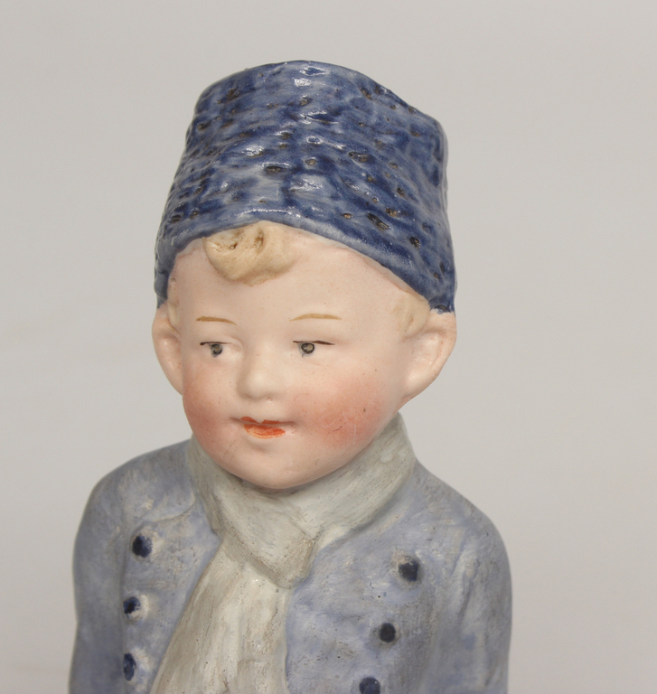 Porcelain figurine 