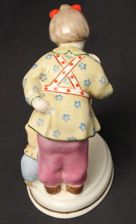 Porcelain figurine 