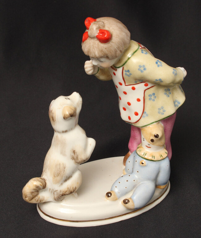 Porcelain figurine 