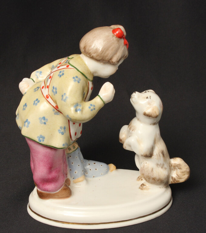 Porcelain figurine 