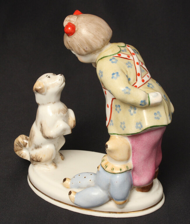 Porcelain figurine 