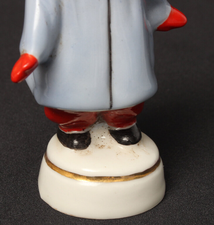 Porcelain figurine 