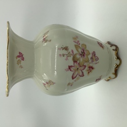 Vase of delicate bone color, Bavaria, 1940. Hand painted with karat gold.