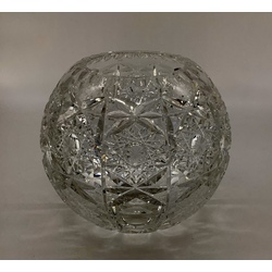 Ideal beauty. Crystal ball vase. Ilguciems. Excellent condition.